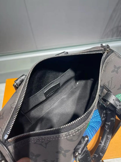 ルイ・ヴィトン クサマ リバース モノグラム エクリプス キーポル 25