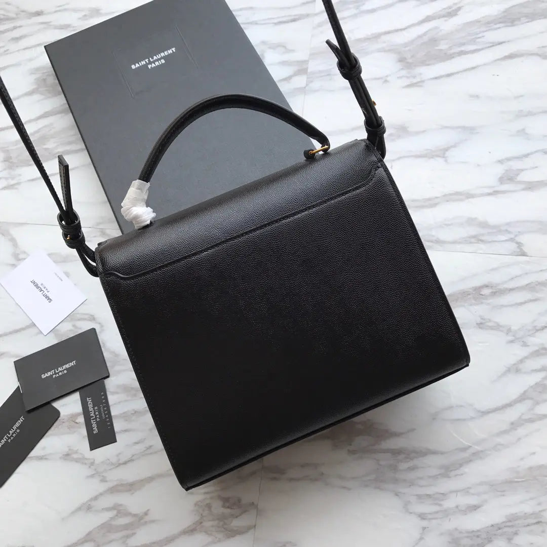 カサンドラ モノグラム クラスプバッグ マットパイソン