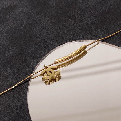 シャネルのカーブしたイングリッシュチェーン