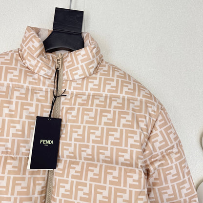 FENDI（フェンディ） 両面着可能ダウンジャケット ご好評に付き再入荷！