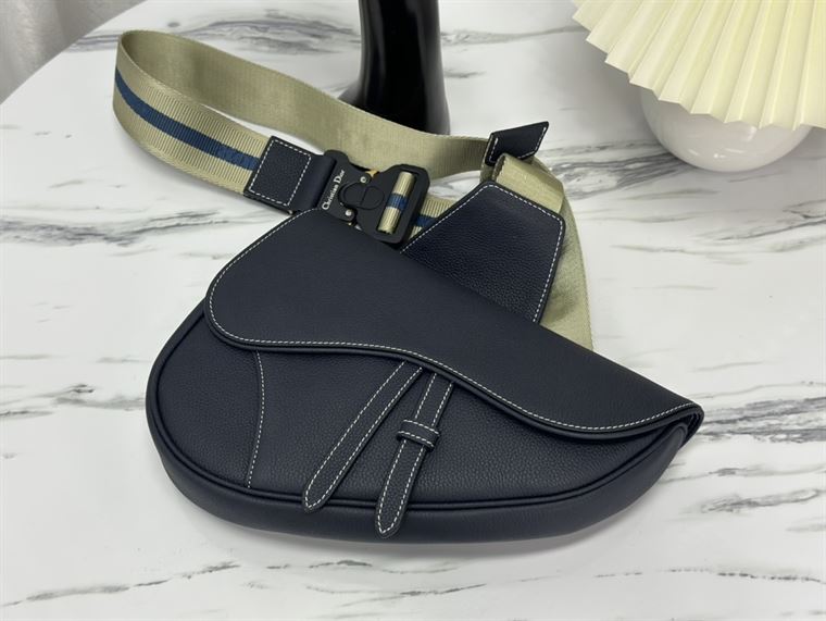 ディオール メンズ サドルバッグ – DIO041