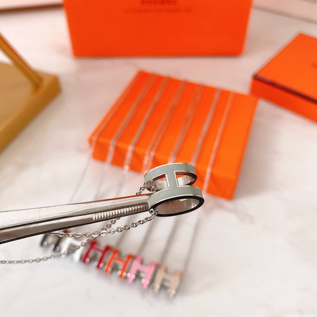 エルメスのロゴネックレスの卸売