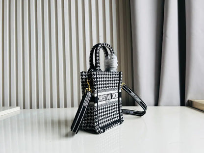 クリスチャン・ディオール ミニブックトート フォンバッグ