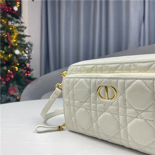 小さなディオール カロ クラッチ