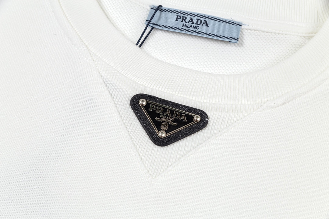 【PRADA公式旗艦店】ご好評に付き再入荷！！