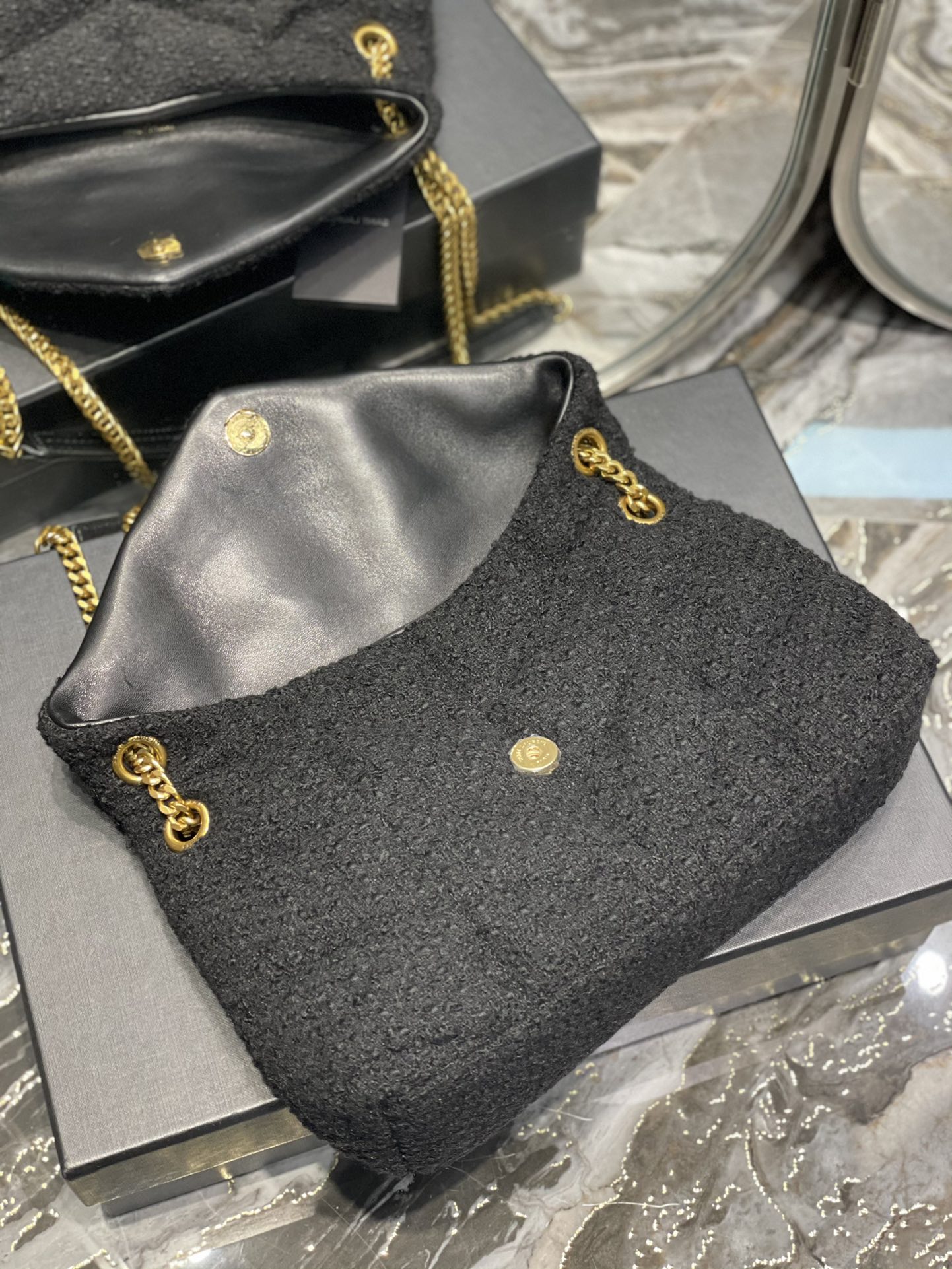 ジャージー素材のパファートイバッグ