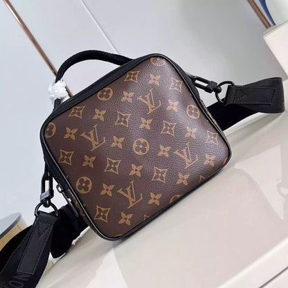 クエスト メッセンジャーバッグ モノグラム マカッサル コーティングキャンバス M46973 – LW449