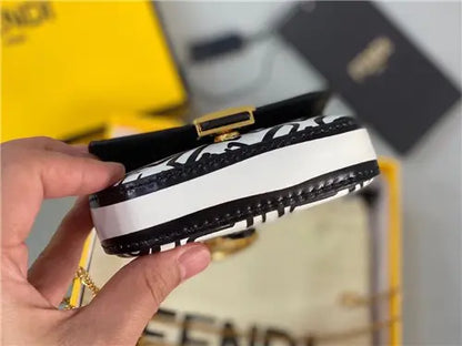 フェンディ 1 カリフォルニア スカイ バッグ レプリカバッグ