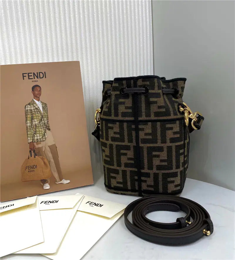 フェンディ モン トレゾール ミニバッグ