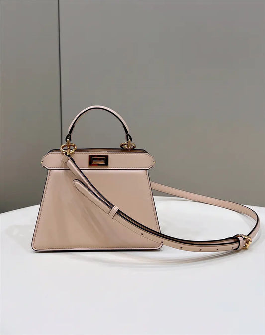 フェンディ ピーカブー ショルダーバッグ