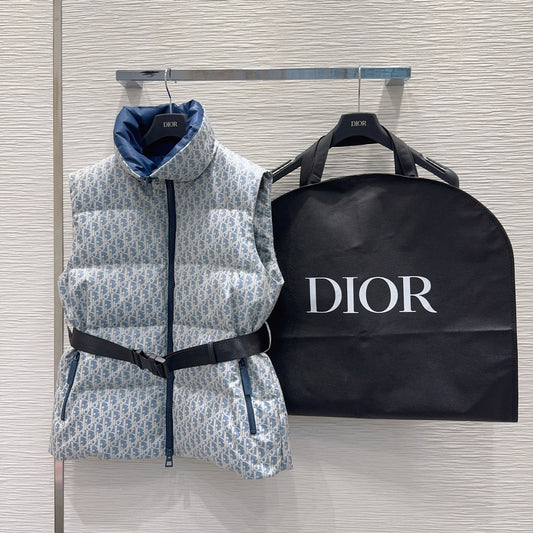 【DIOR公式 旗艦店】（ディオール ） ダウンベスト、ご好評に付き再入荷！