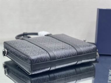 ディオール リンゴ ブリーフケース グレー CD ダイヤモンド キャンバス＆スムースカーフスキン – DIO032