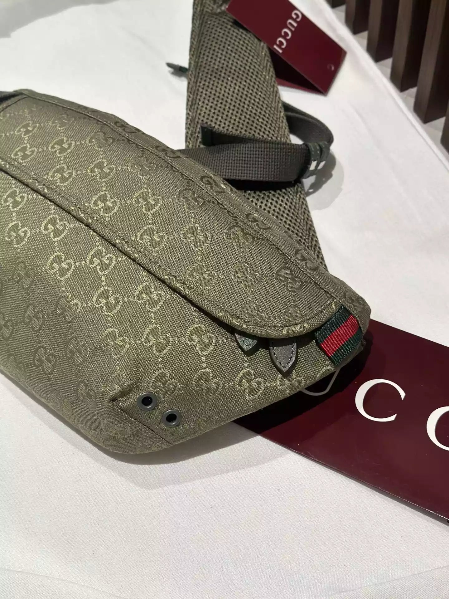 ベージュGGキャンバスのプリント入りラージベルトバッグ – BG066