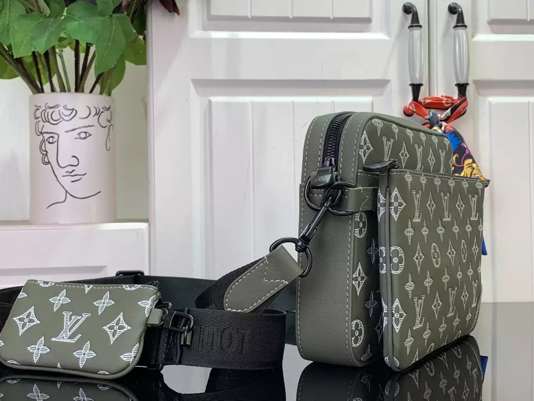 ルイ・ヴィトン トリオ メッセンジャーバッグ – LW143