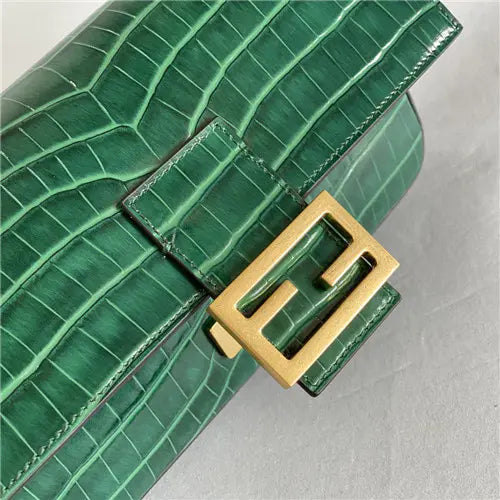 フェンディの象徴的なバゲットバッグ