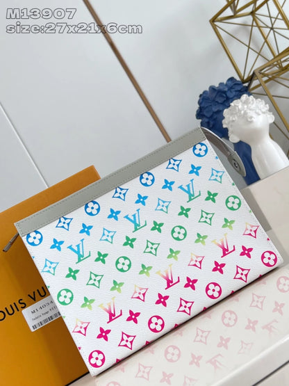 モノグラム イリデッセント ポシェット ヴォヤージュ グラデーショングレー M13907 – LW392