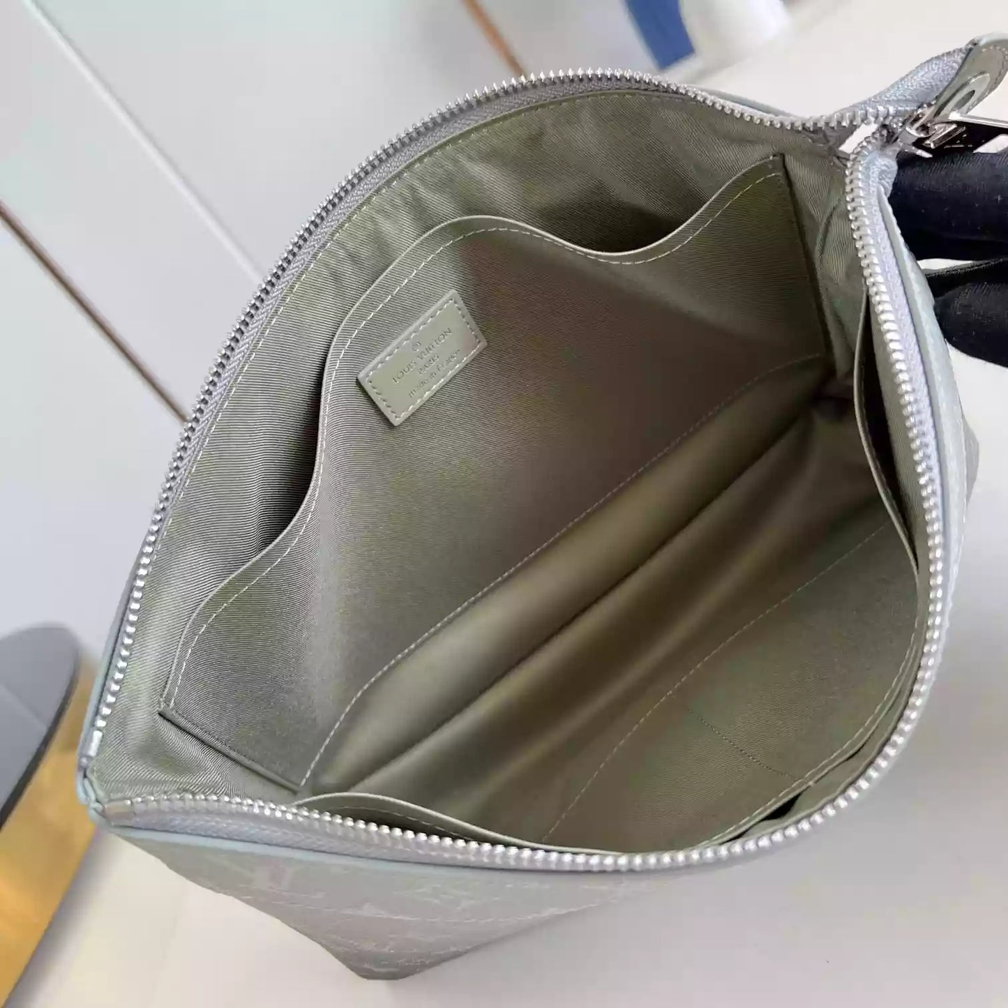 エクリプス モノグラム ソフトトラベルポーチ M11545 – LW406