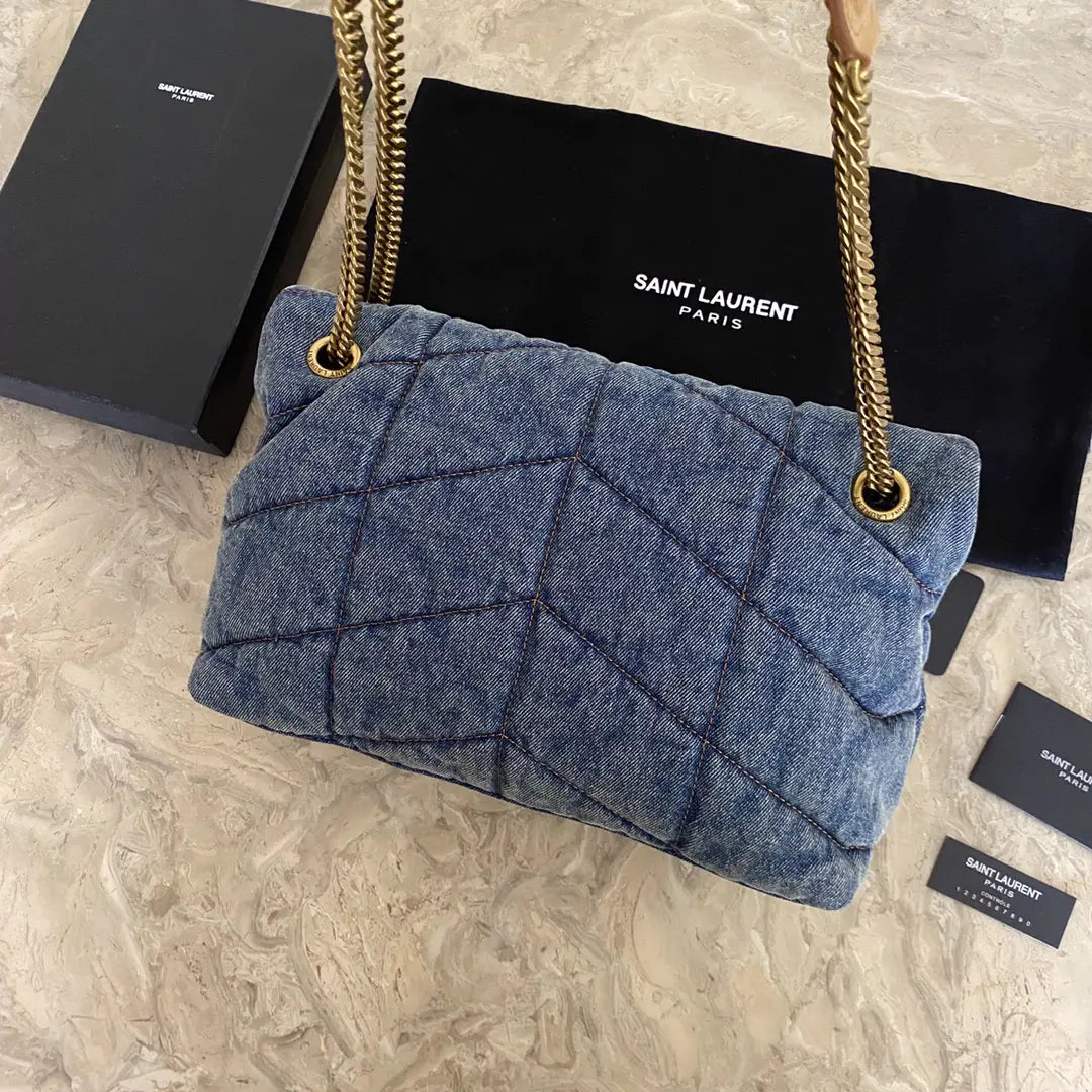 キルティングラムスキンのパファーミディアムバッグ