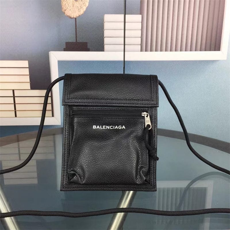 BALENCIAGA EXPLORER ストラップ付きスモールポーチ