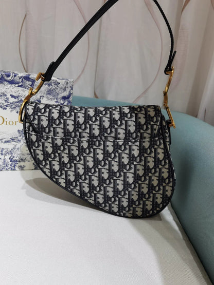 クリスチャン・ディオール サドルバッグ