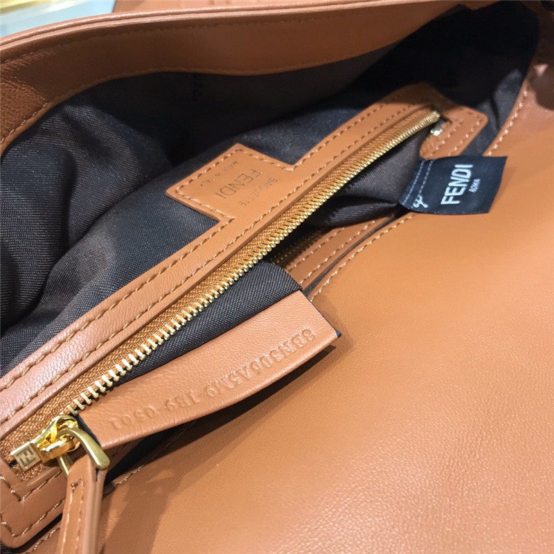 フェンディ バゲット ミディアムブラウン