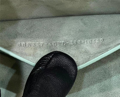 フェンディ ミディアムバッグ