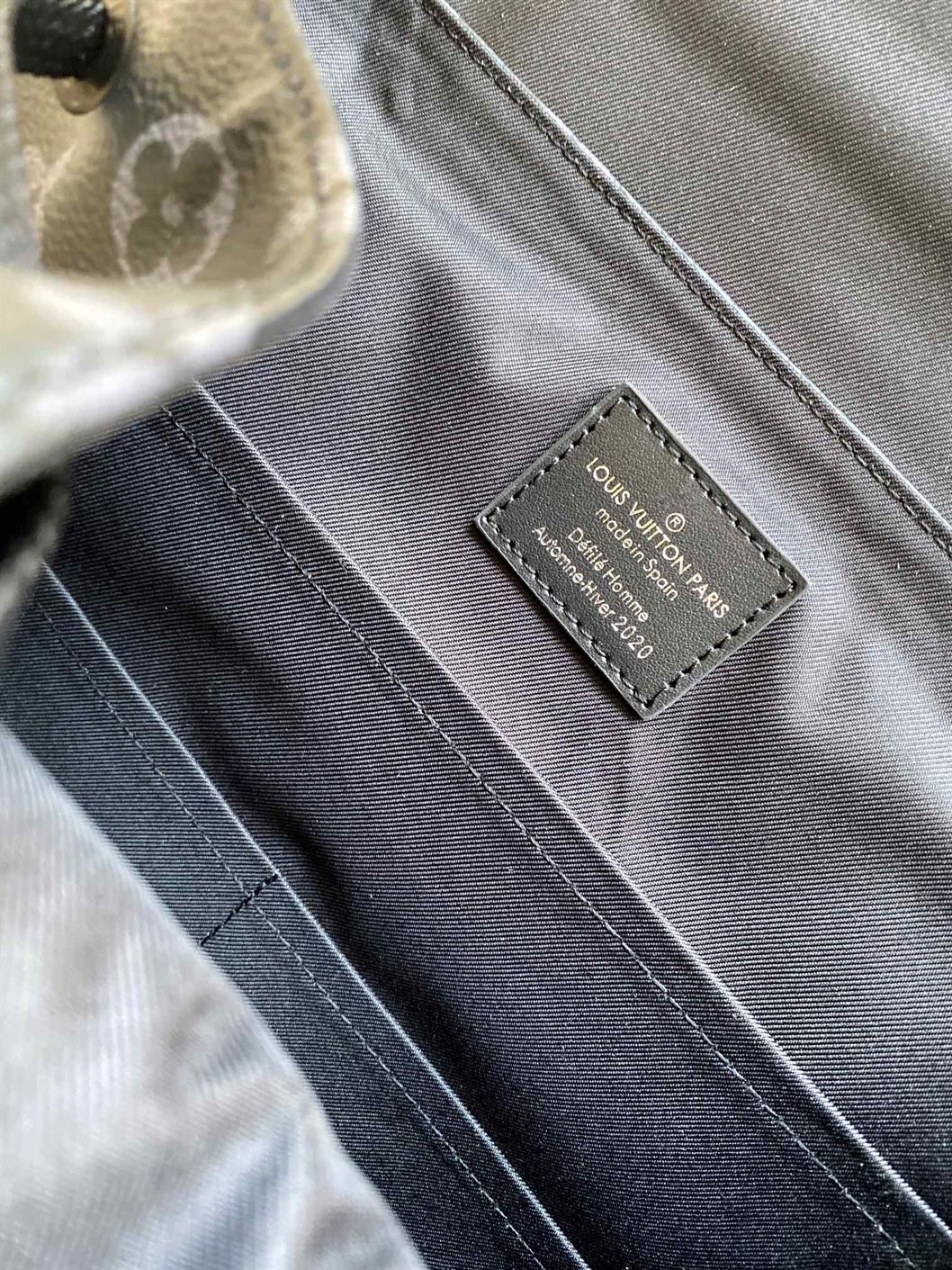 ルイ・ヴィトン バックパック トリオ モノグラム エクリプス キャンバス – LVB006