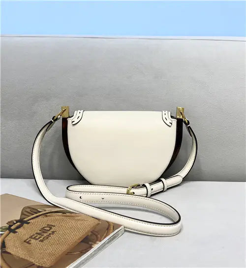 フェンディ サドルバッグ