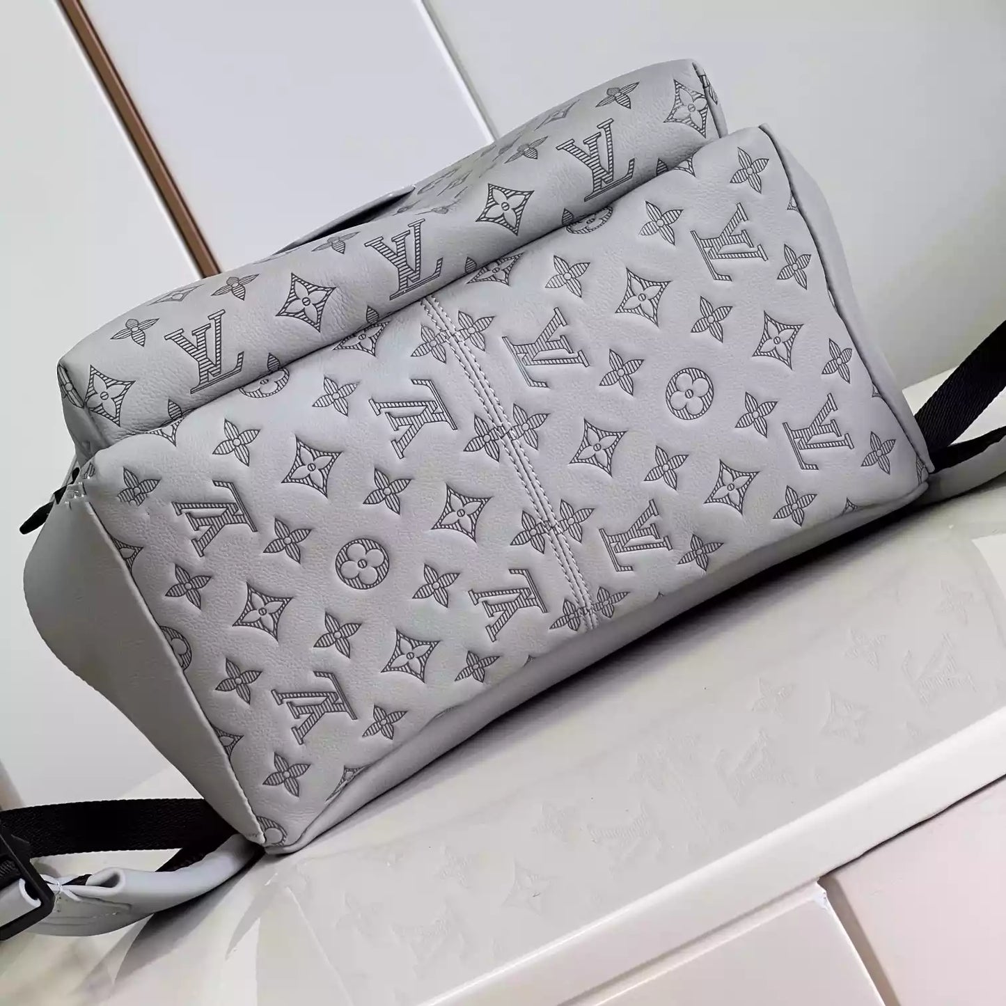 DISCOVERY BACKPACK MONOGRAM SHADOW M46557 – LW343