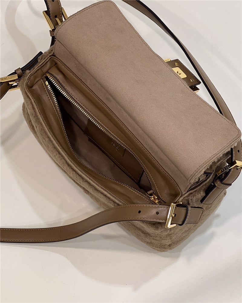 フェンディ ラムズウール バゲットバッグ