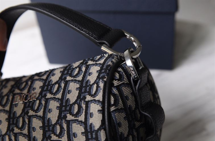 ディオール ミニ ローラー メッセンジャーバッグ – DIO036