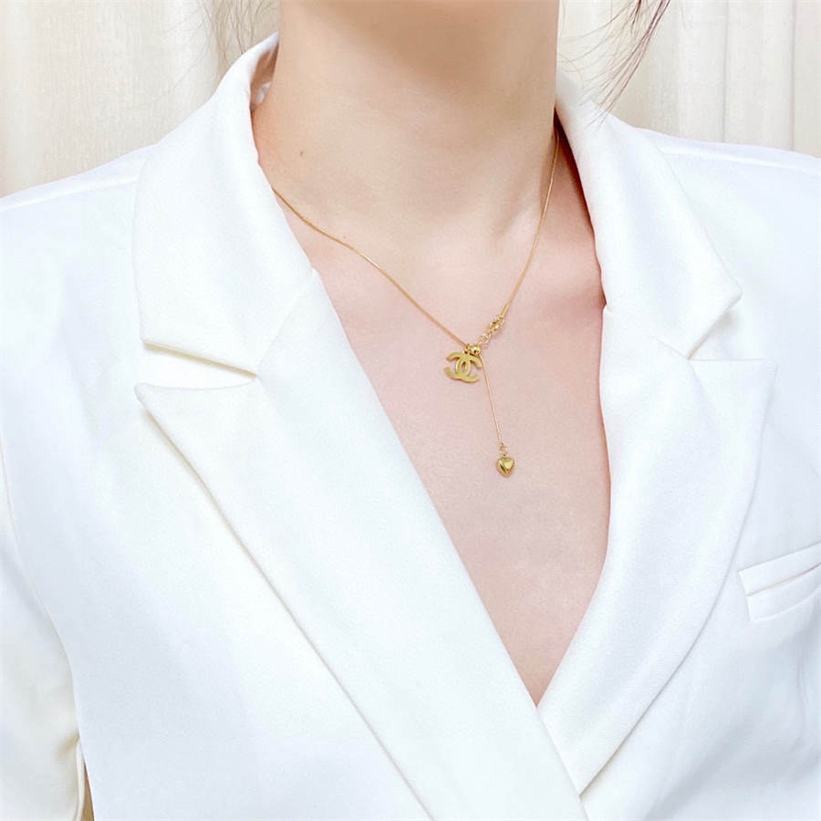 シャネル ダブルC 伸縮式鎖骨ネックレス