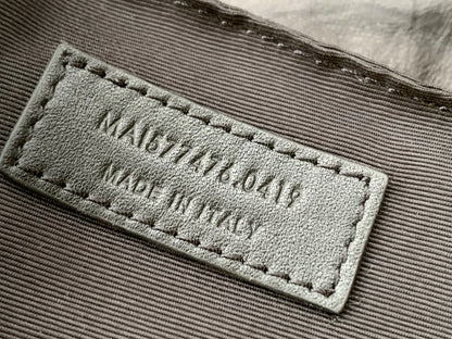 デニムとスムースレザーのパファーミディアムチェーンバッグ