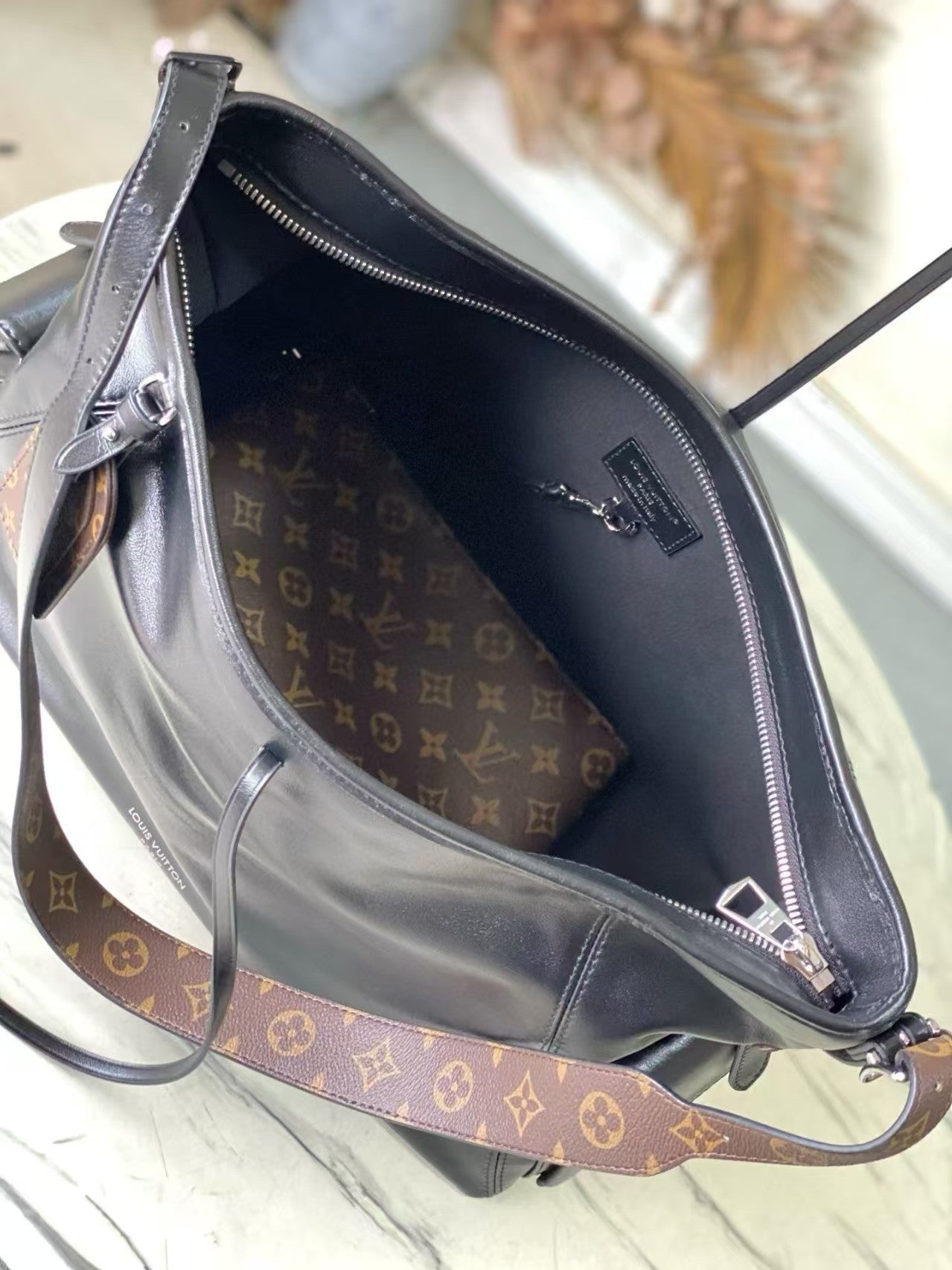 【話題の新作】Louis Vuitton キャリーオール カーゴPM モノグラム ハンドバッグ M24143ルイ・ヴィトン サックプラ ビジネスバッグ