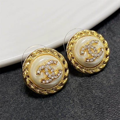 シャネル ミディアム アンティークゴールド ダブルC スタッド イヤリング（ダイヤモンド付き）