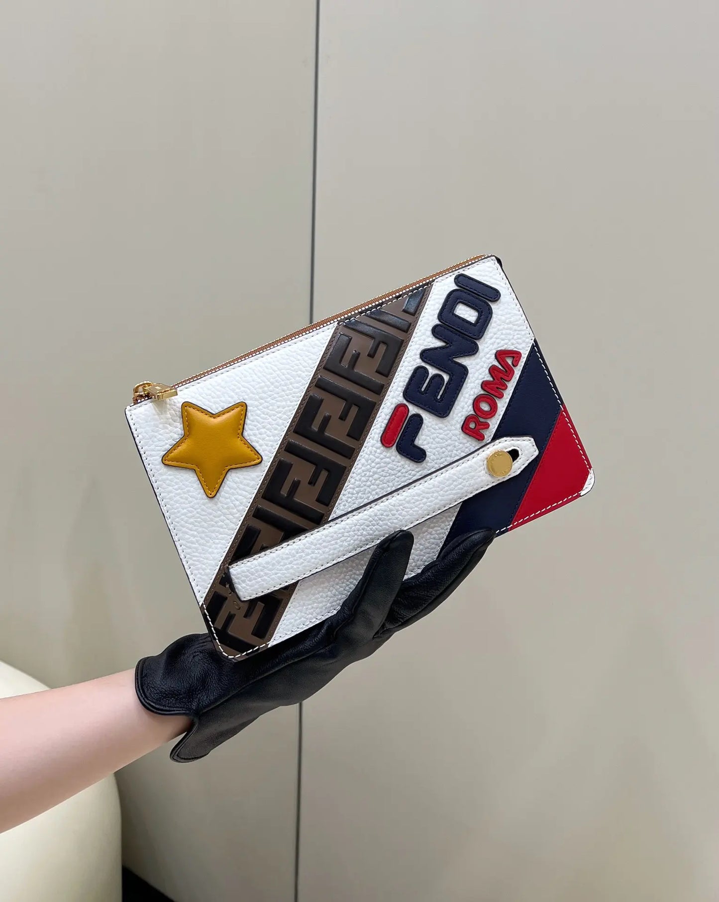 フェンディのクラッチ