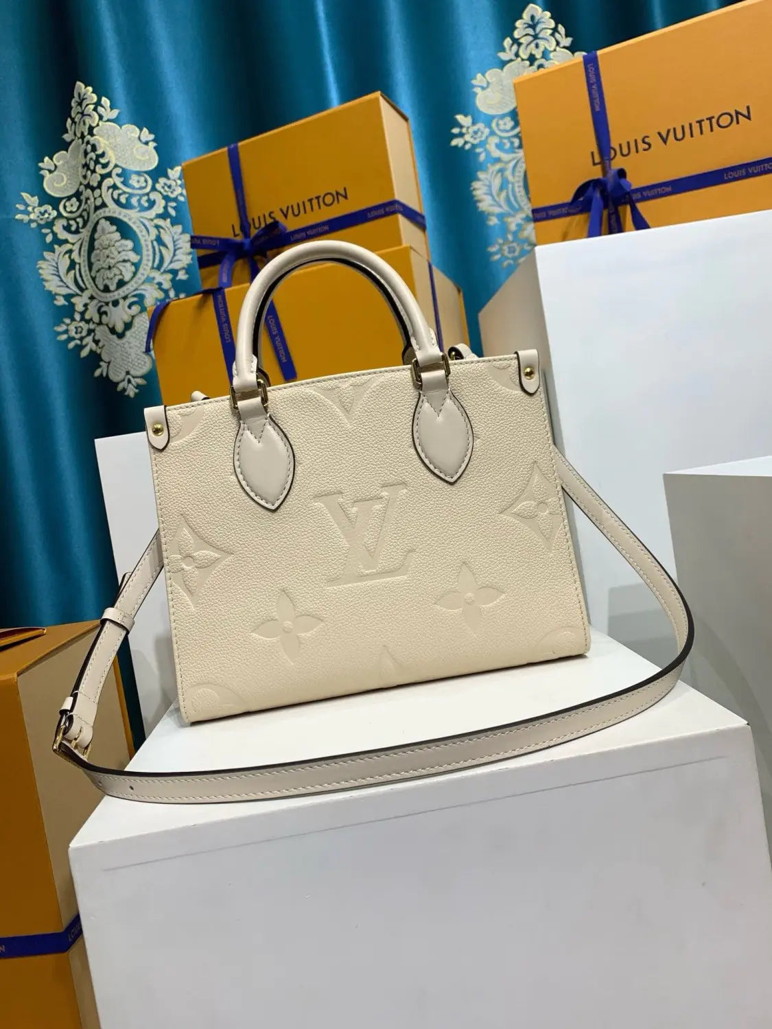 ルイ・ヴィトン M46569 オンザゴー PM