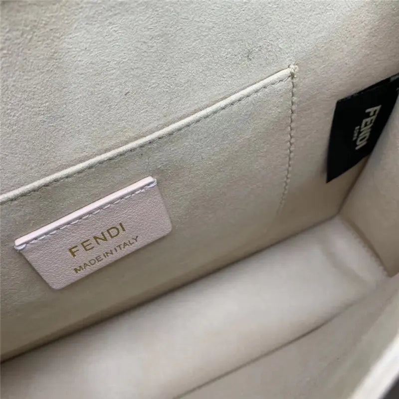 フェンディ カンユー ショルダーバッグ