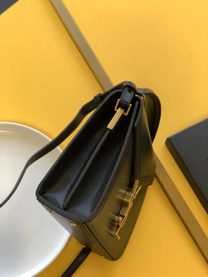 カサンドラ ミディアム トップハンドルバッグ グレイン・ド・プードル エンボスレザー