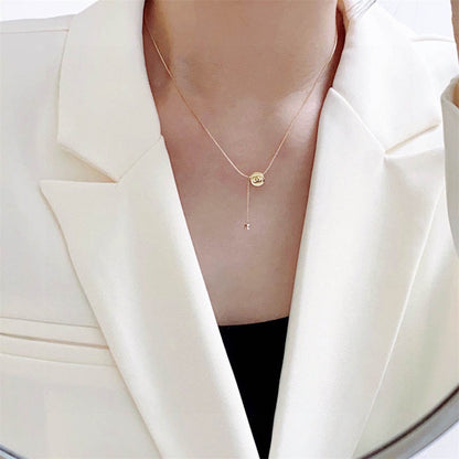 シャネルのダブルCレター細ネックレス