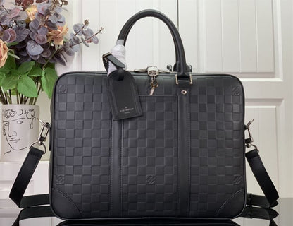 ルイ・ヴィトン ポルト・ドキュメンツ ヴォヤージュ PM ブリーフケース – LVB039