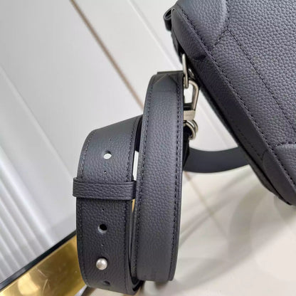 ソウルトランク イーストウエスト ブラック LV コロラドカーフスキン M11615 – LW431