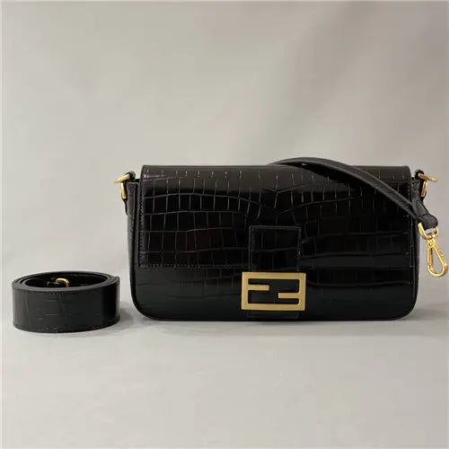 フェンディの象徴的なバゲットバッグ