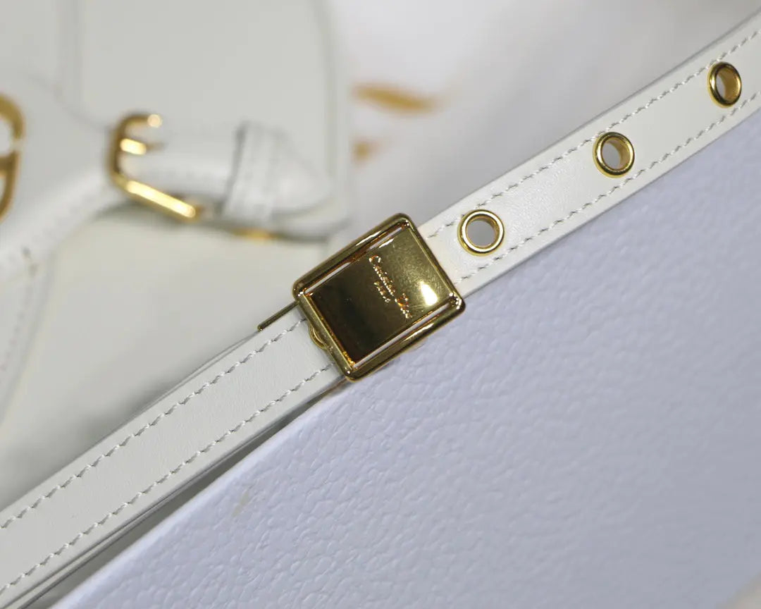 クリスチャン・ディオール ボビー イーストウエスト バッグ