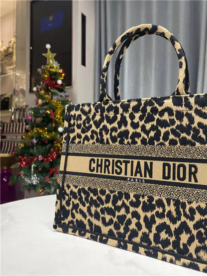 ディオール ブックトートバッグ レオパード柄 スモール