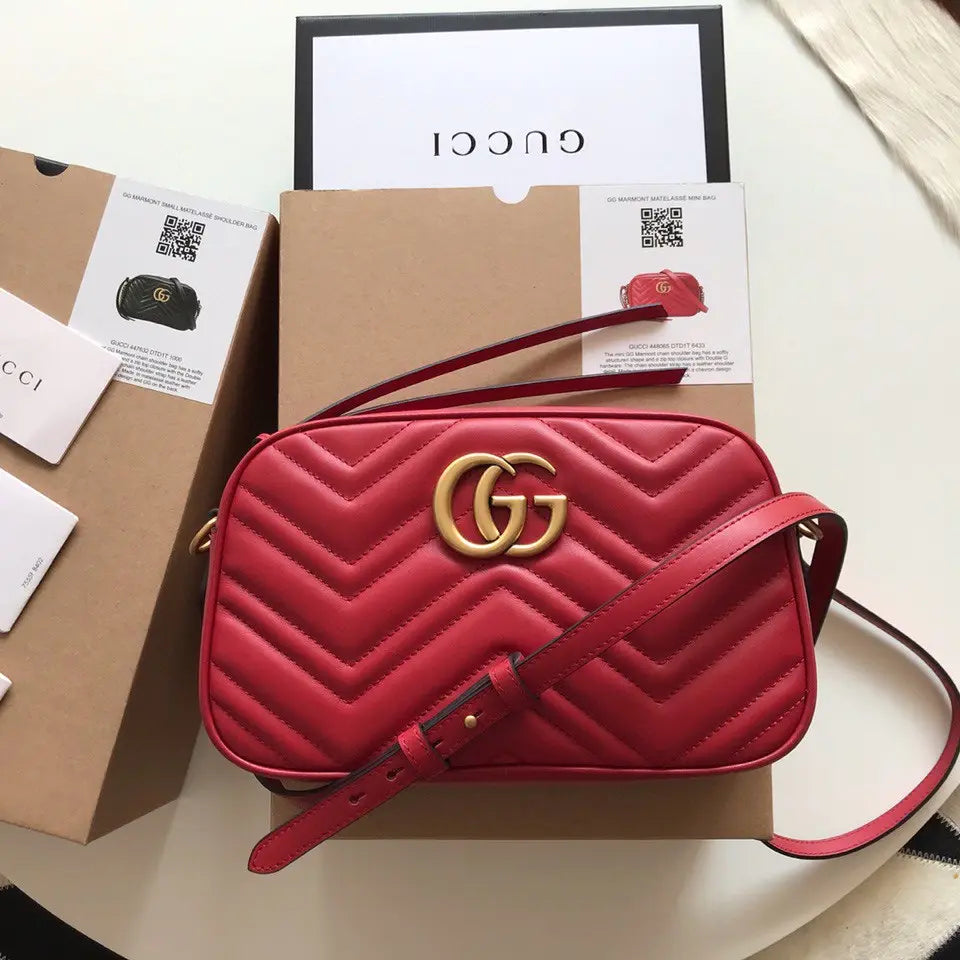 グッチ ラージショルダーバッグ