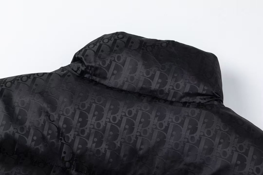 【DIOR公式 旗艦店】（ディオール ） ダウンジャケット、ご好評に付き再入荷！