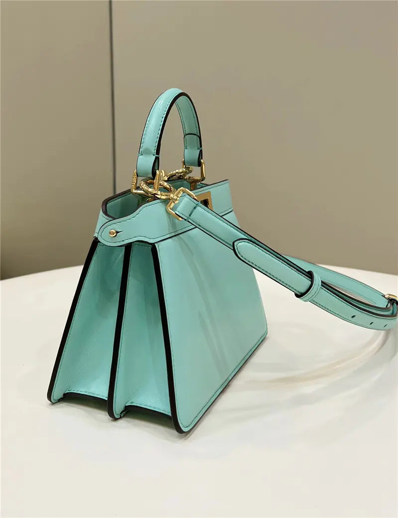 フェンディ ピーカブー ショルダーバッグ