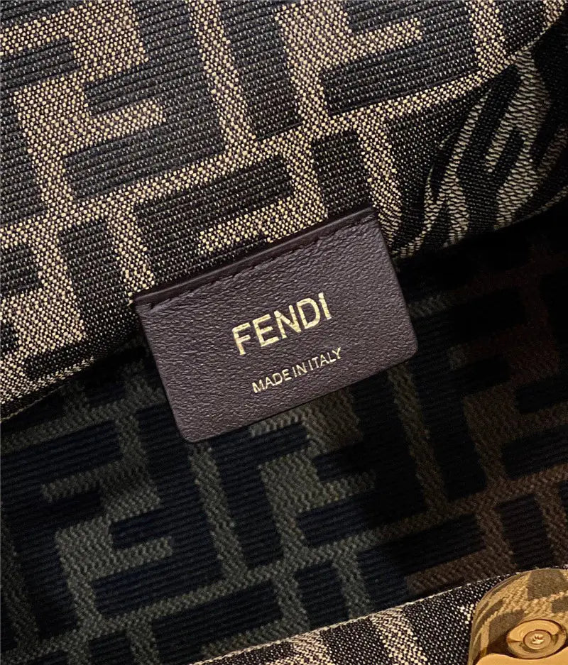 フェンディのファーストバッグ