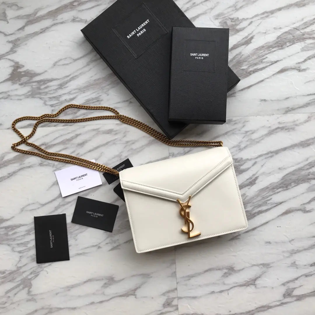 カサンドラ モノグラム クラスプバッグ（オーストリッチ）